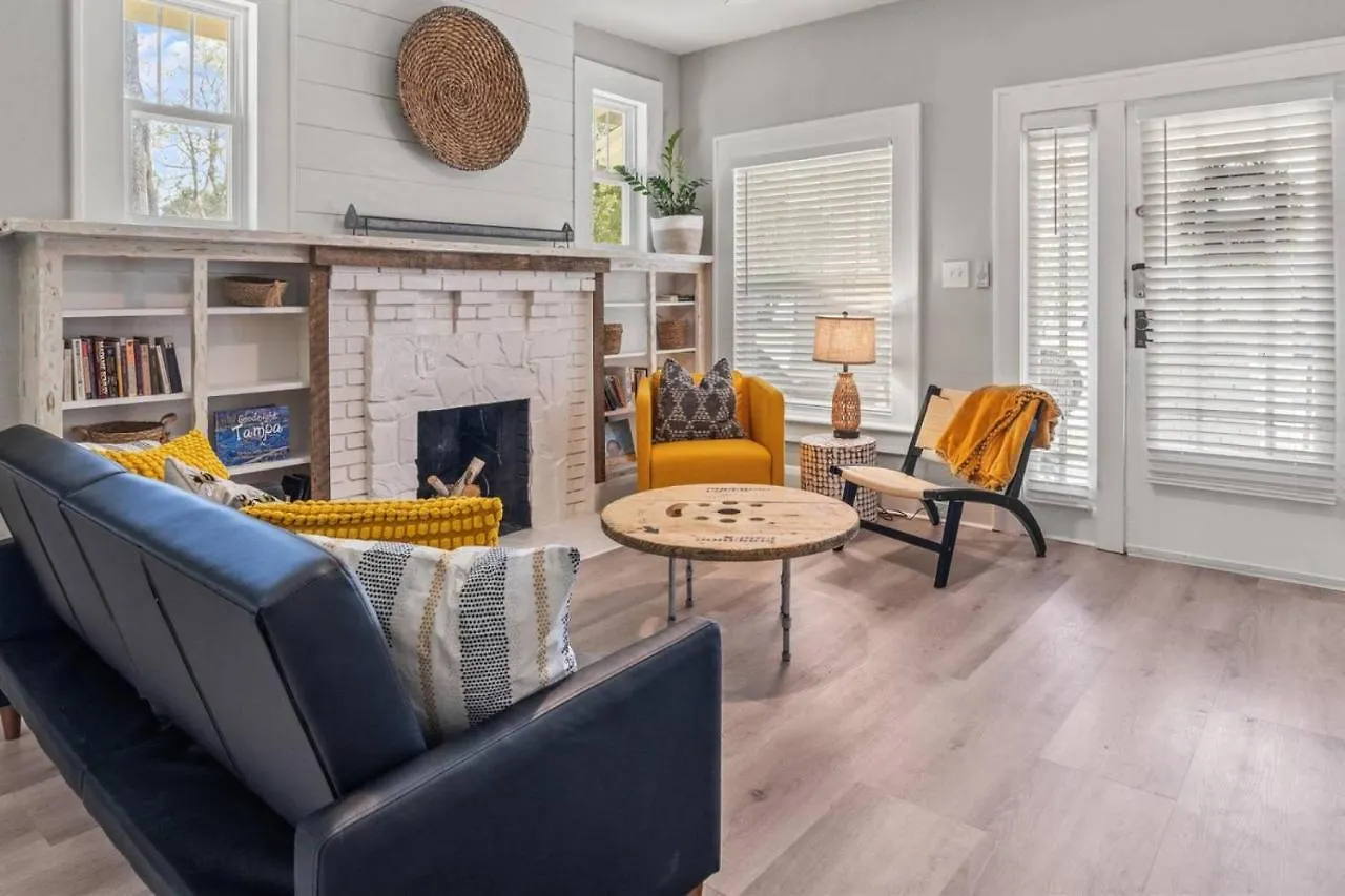 Tatil Evi Beekeeper'S Inn - Beautifully Renovated 1929 Bungalow With 2 Bedrooms On Brick Street Near Tampa'S Attractions
