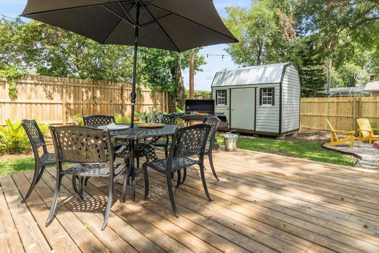 Beekeeper'S Inn - Beautifully Renovated 1929 Bungalow With 2 Bedrooms On Brick Street Near Tampa'S Attractions