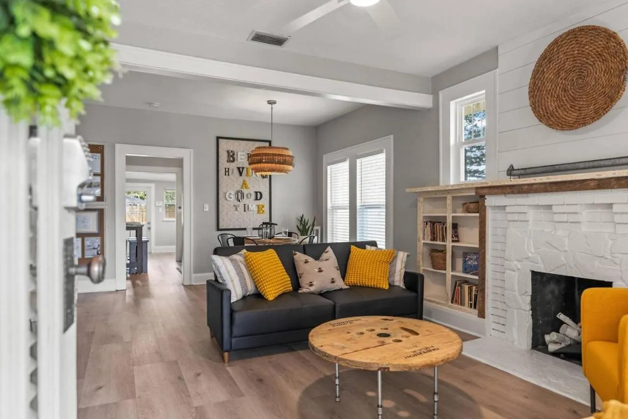 Tatil Evi Beekeeper'S Inn - Beautifully Renovated 1929 Bungalow With 2 Bedrooms On Brick Street Near Tampa'S Attractions