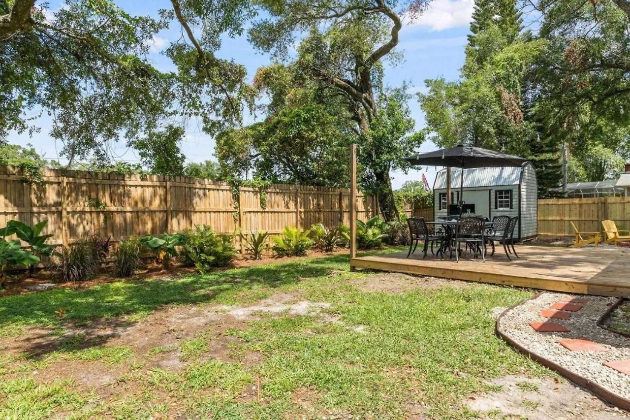 Beekeeper'S Inn - Beautifully Renovated 1929 Bungalow With 2 Bedrooms On Brick Street Near Tampa'S Attractions Tampa