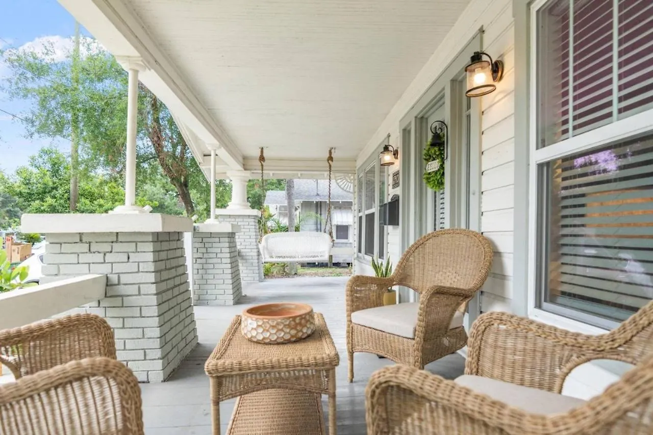 Beekeeper'S Inn - Beautifully Renovated 1929 Bungalow With 2 Bedrooms On Brick Street Near Tampa'S Attractions 0*, Tampa United States